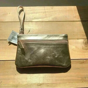 Bead landing metallic gold phone charging wristlet